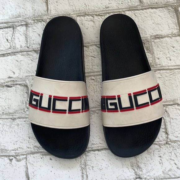 Gucci Pool Sides - Picture 2 of 13